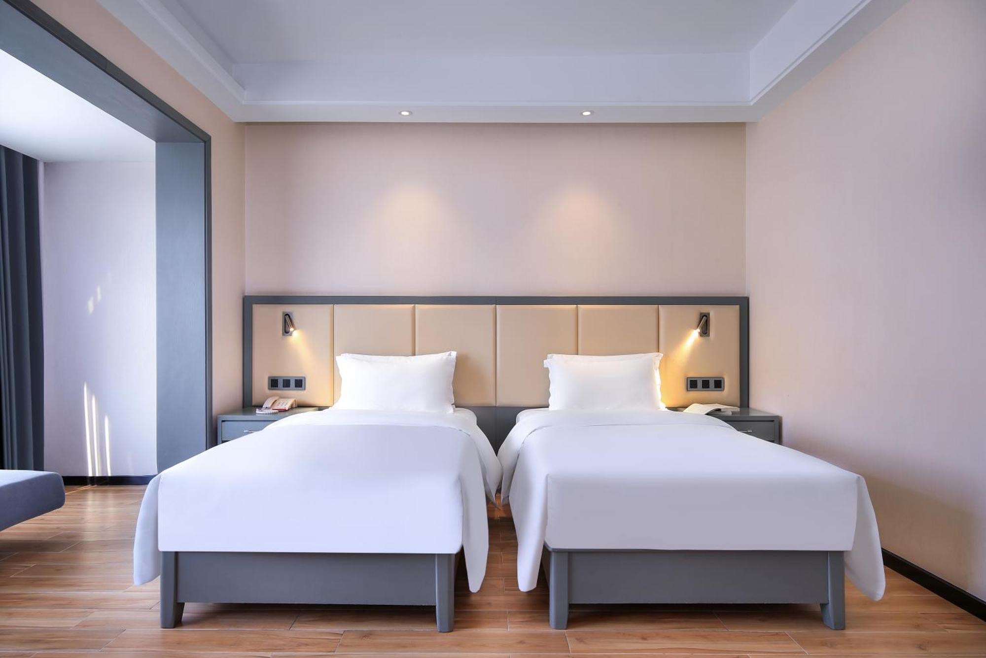 Wing Hotel Guilin - Central Square Cameră foto